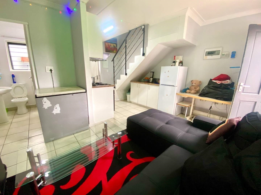 2 Bedroom Property for Sale in Maitland Western Cape
